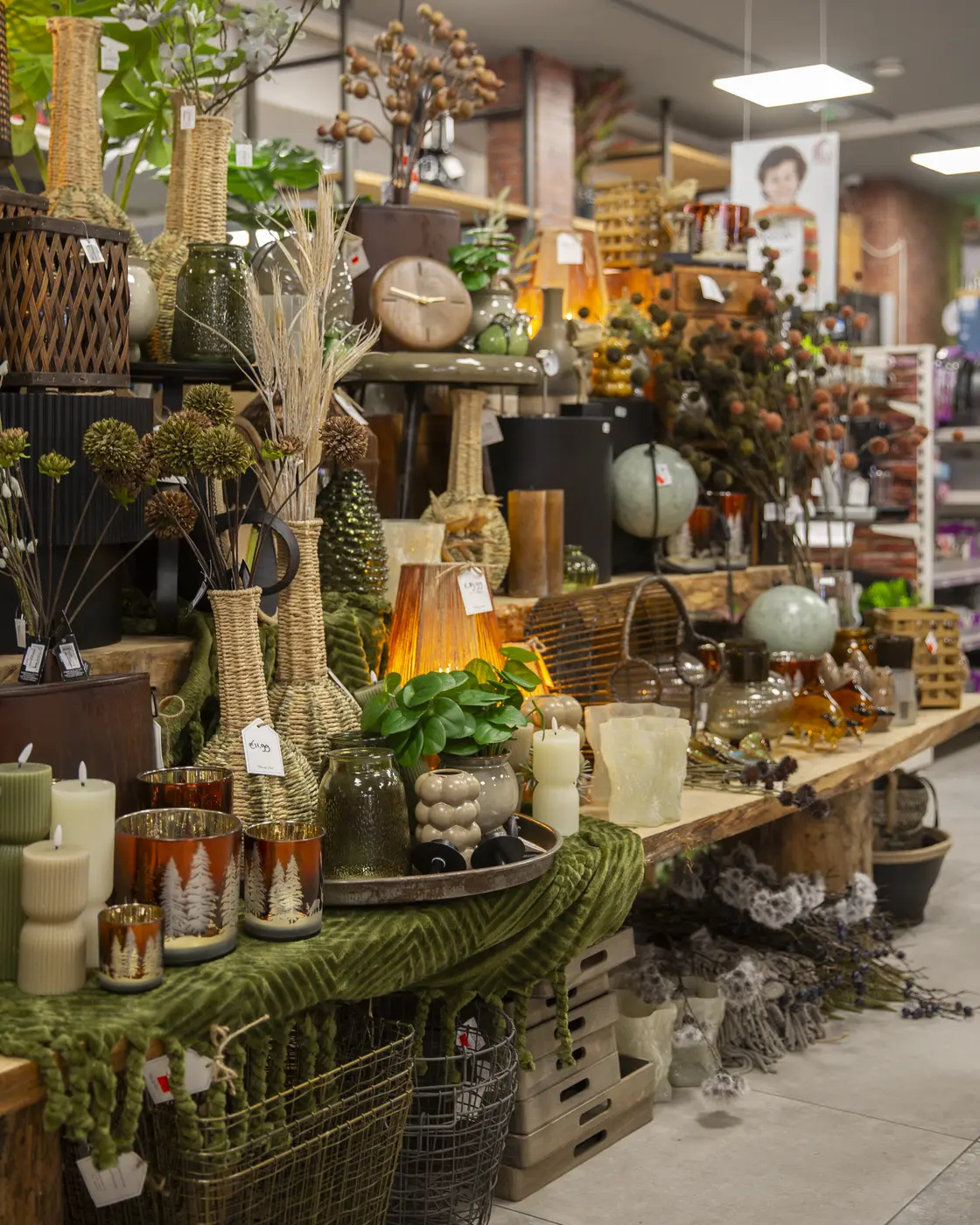 Woondecoratie met kaarsen en droogbloemen